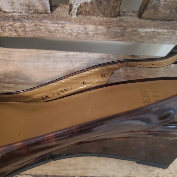 Stuart Weitzman Patent Tortoise Sling Back Wedge Size 6N - Picture 6 of 6